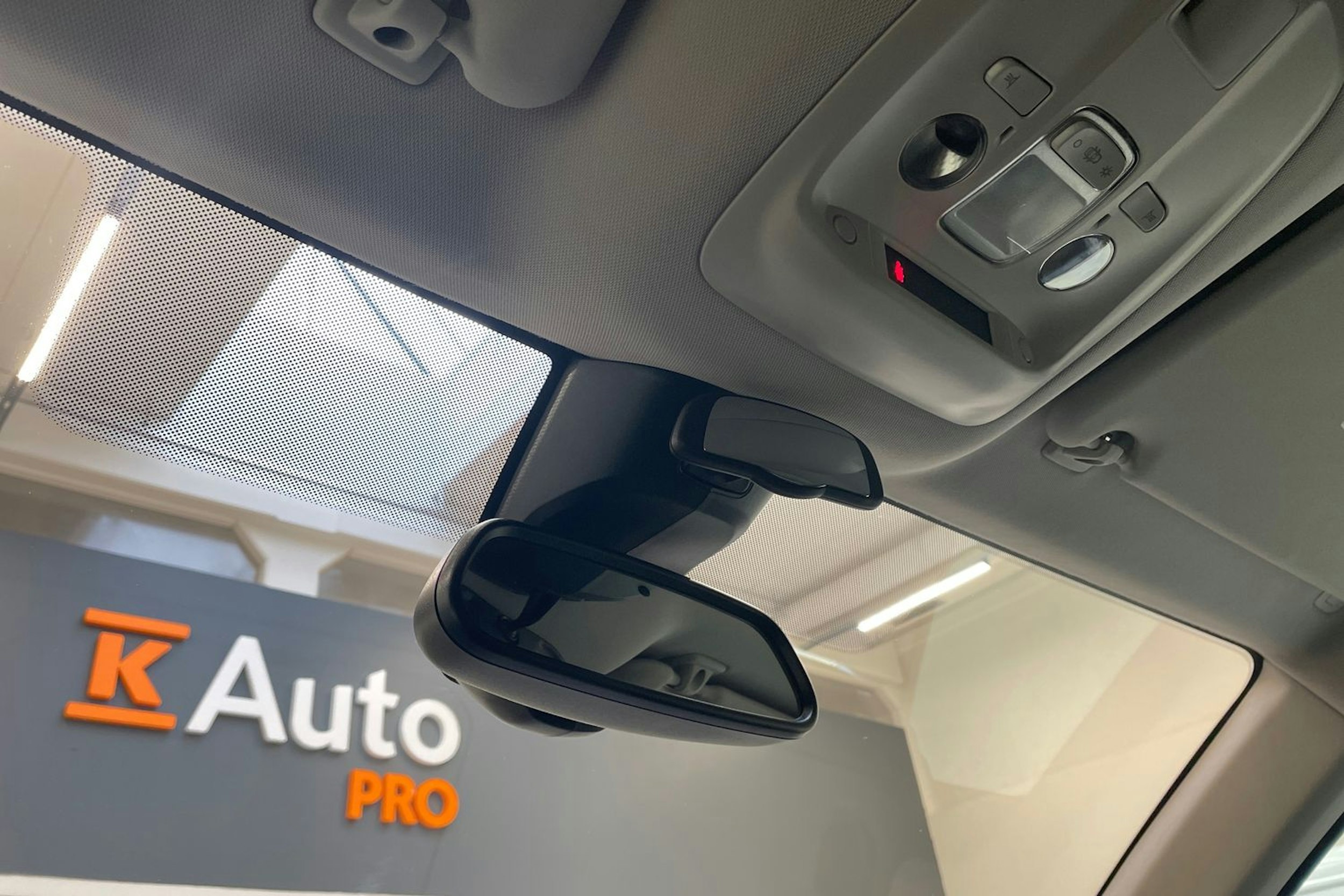 oranssi Toyota Proace Verso 2020 kuva 34.