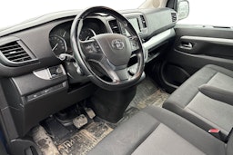 sininen Toyota Proace Verso 2020 kuva 3.