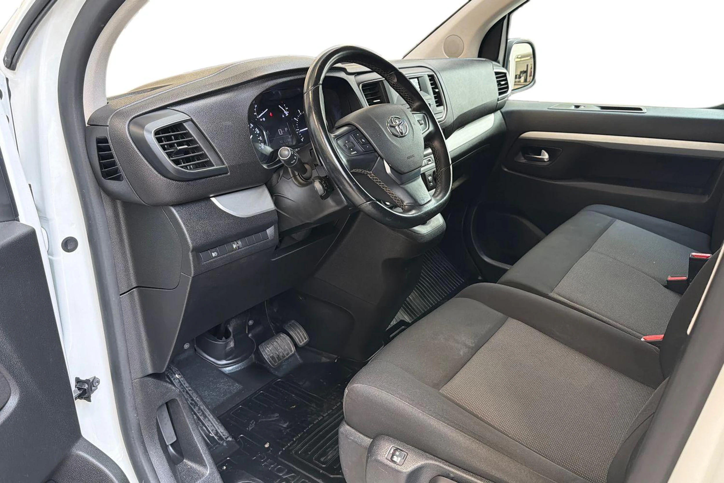 valkoinen Toyota Proace Verso 2020 kuva 8.