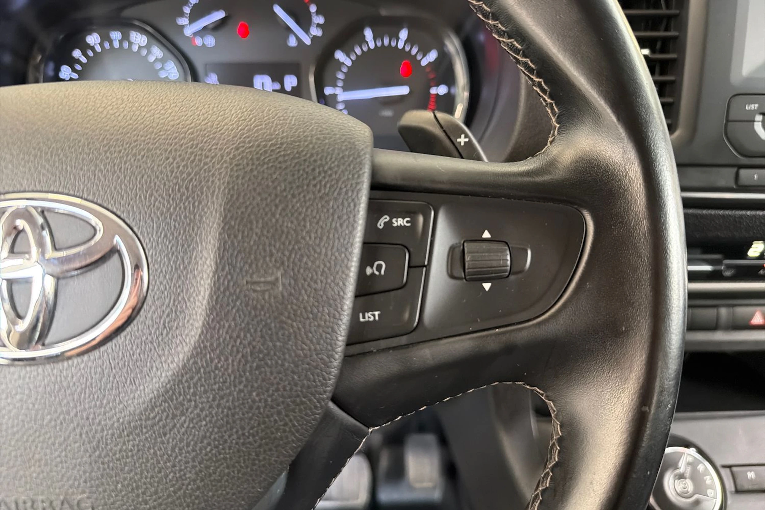 valkoinen Toyota Proace Verso 2020 kuva 15.