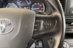valkoinen Toyota Proace Verso 2020 kuva 15.