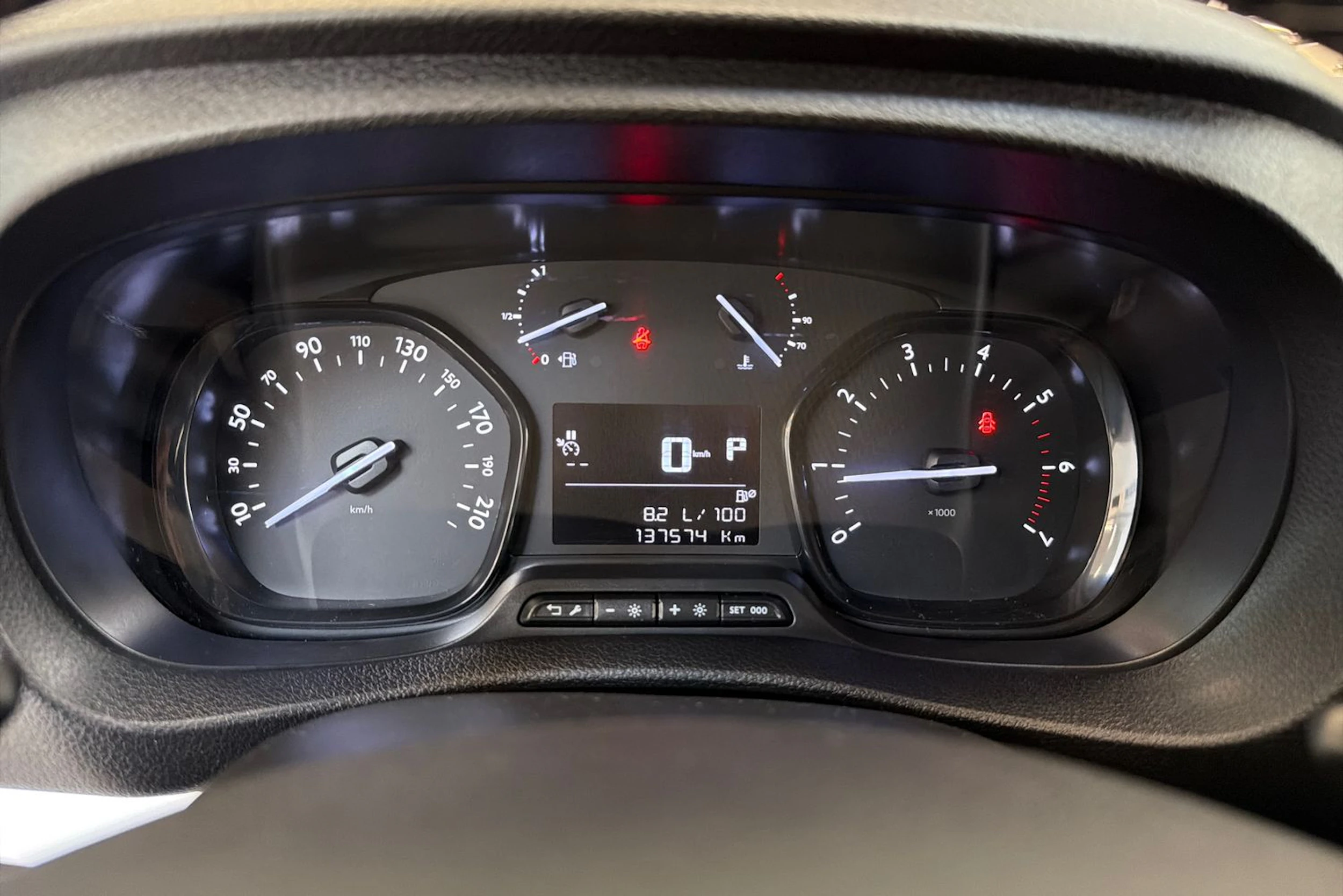 valkoinen Toyota Proace Verso 2020 kuva 16.