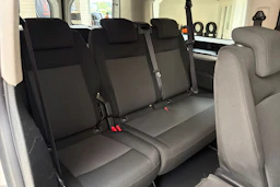 valkoinen Toyota Proace Verso 2020 kuva 25.