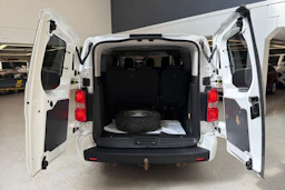 valkoinen Toyota Proace Verso 2020 kuva 26.