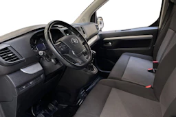 valkoinen Toyota Proace Verso 2021 kuva 8.