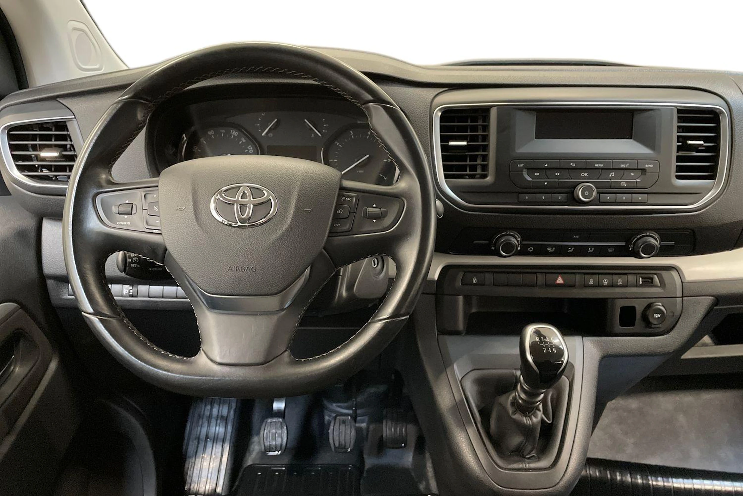 valkoinen Toyota Proace Verso 2021 kuva 9.