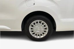 valkoinen Toyota Proace Verso 2021 kuva 12.