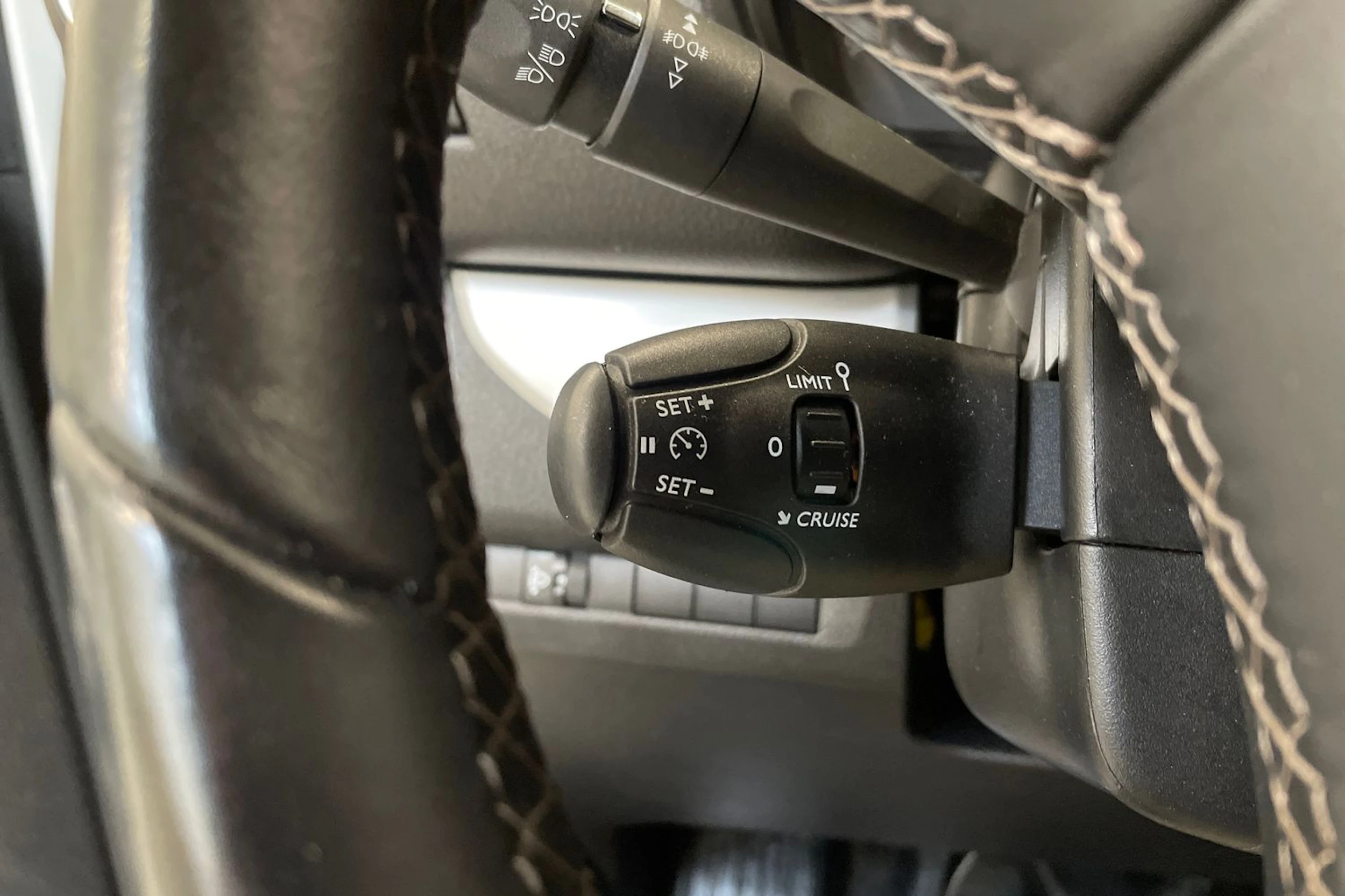 valkoinen Toyota Proace Verso 2021 kuva 19.