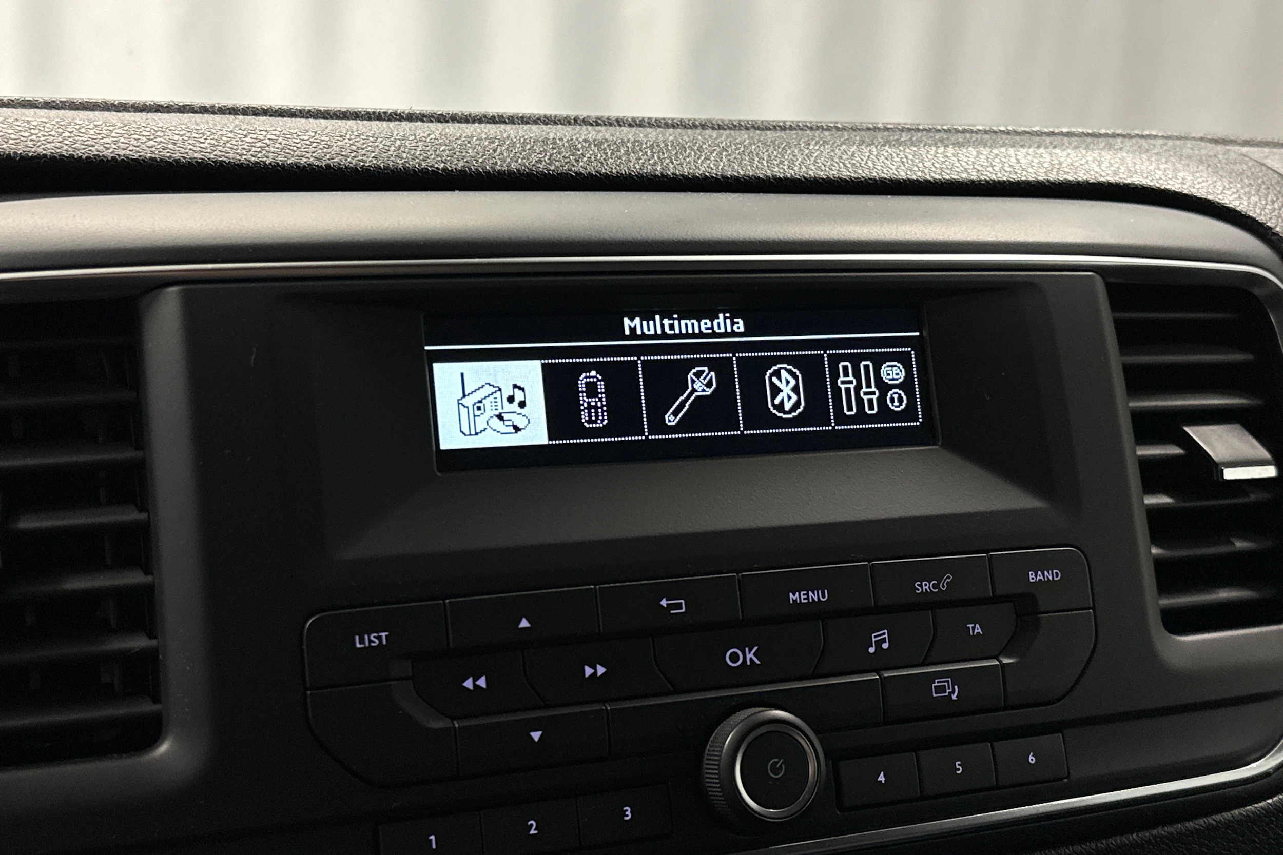 valkoinen Toyota Proace Verso 2021 kuva 17.