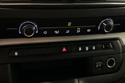 valkoinen Toyota Proace Verso 2021 kuva 21.