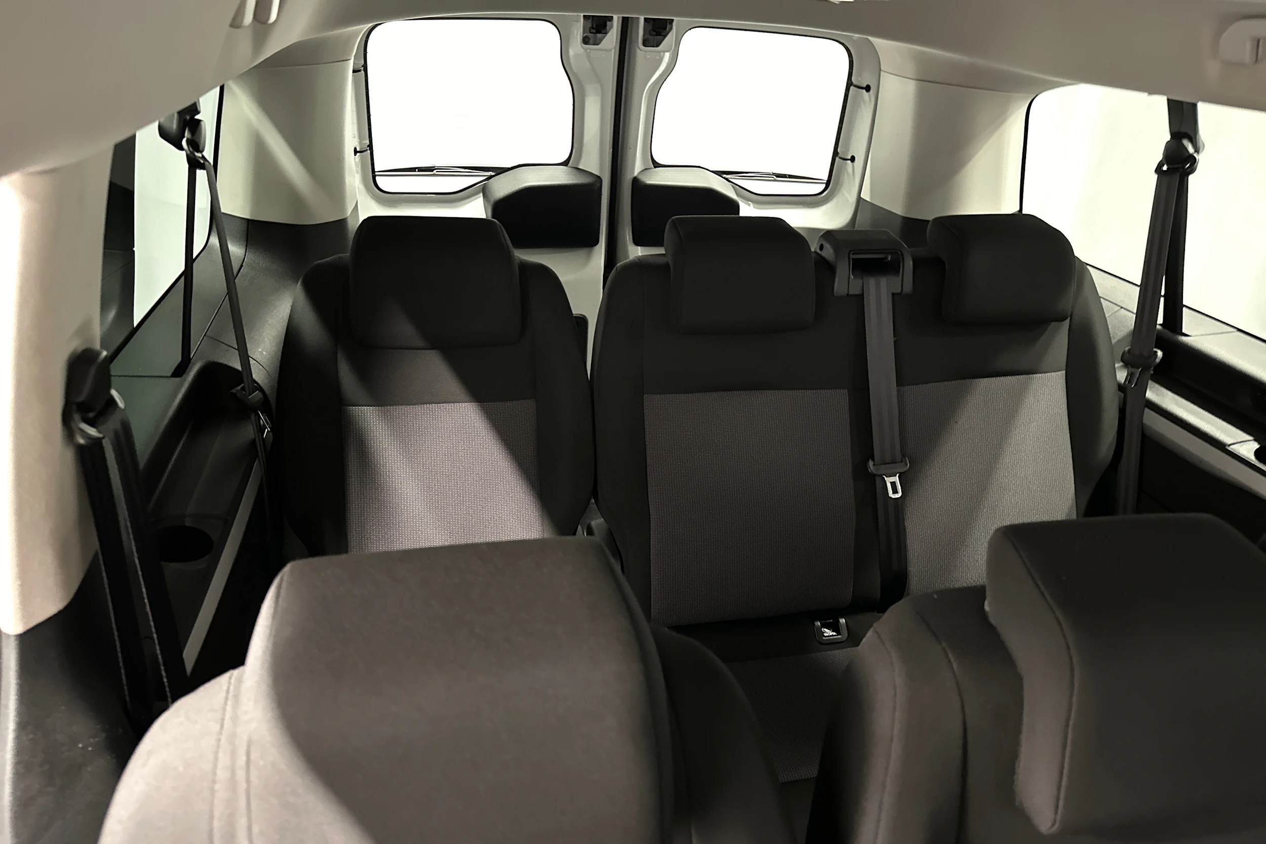 valkoinen Toyota Proace Verso 2021 kuva 25.