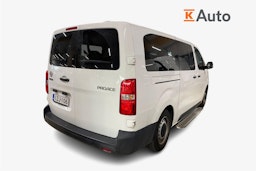 valkoinen Toyota Proace Verso 2021 kuva 2.