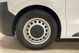 valkoinen Toyota Proace Verso 2021 kuva 11.