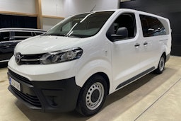 valkoinen Toyota Proace Verso 2021 kuva 13.