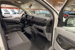 valkoinen Toyota Proace Verso 2021 kuva 15.