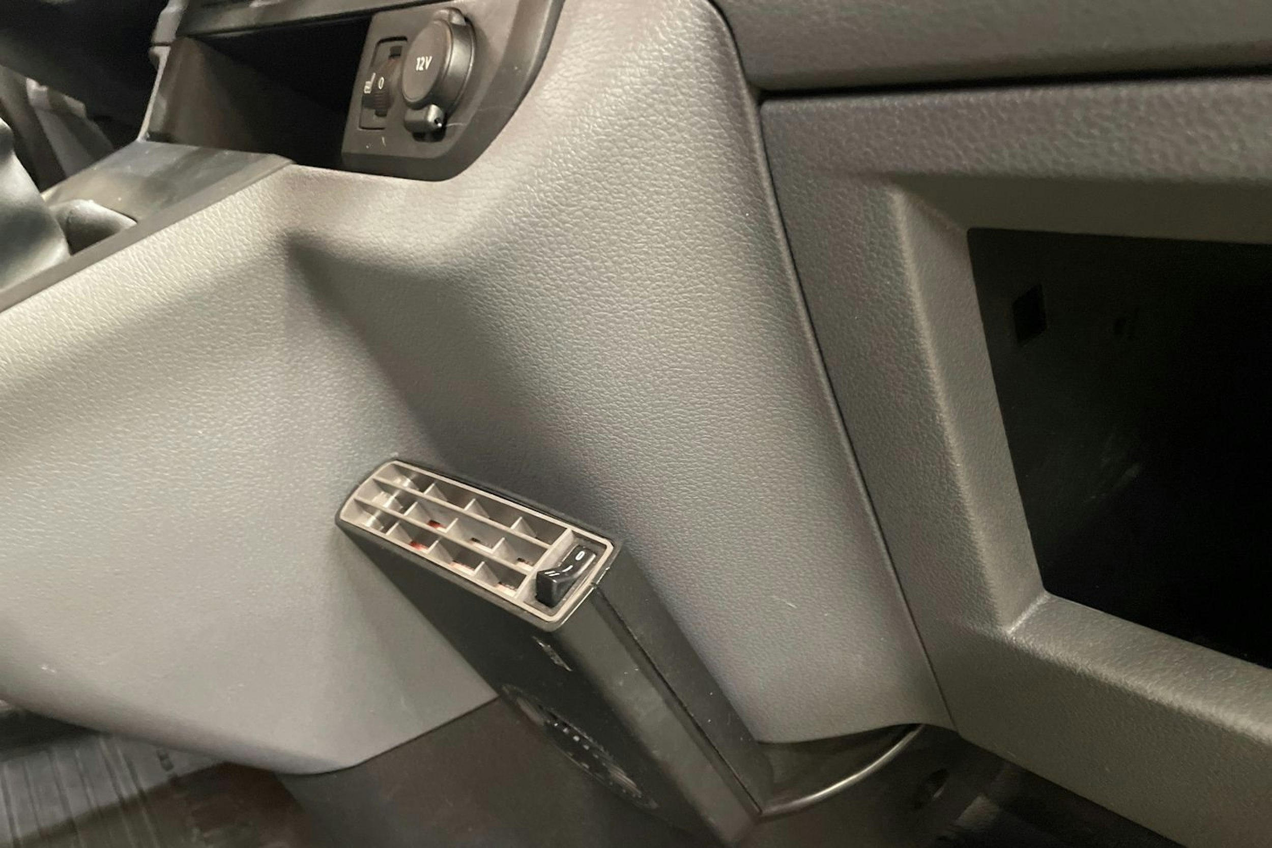 valkoinen Toyota Proace Verso 2021 kuva 17.