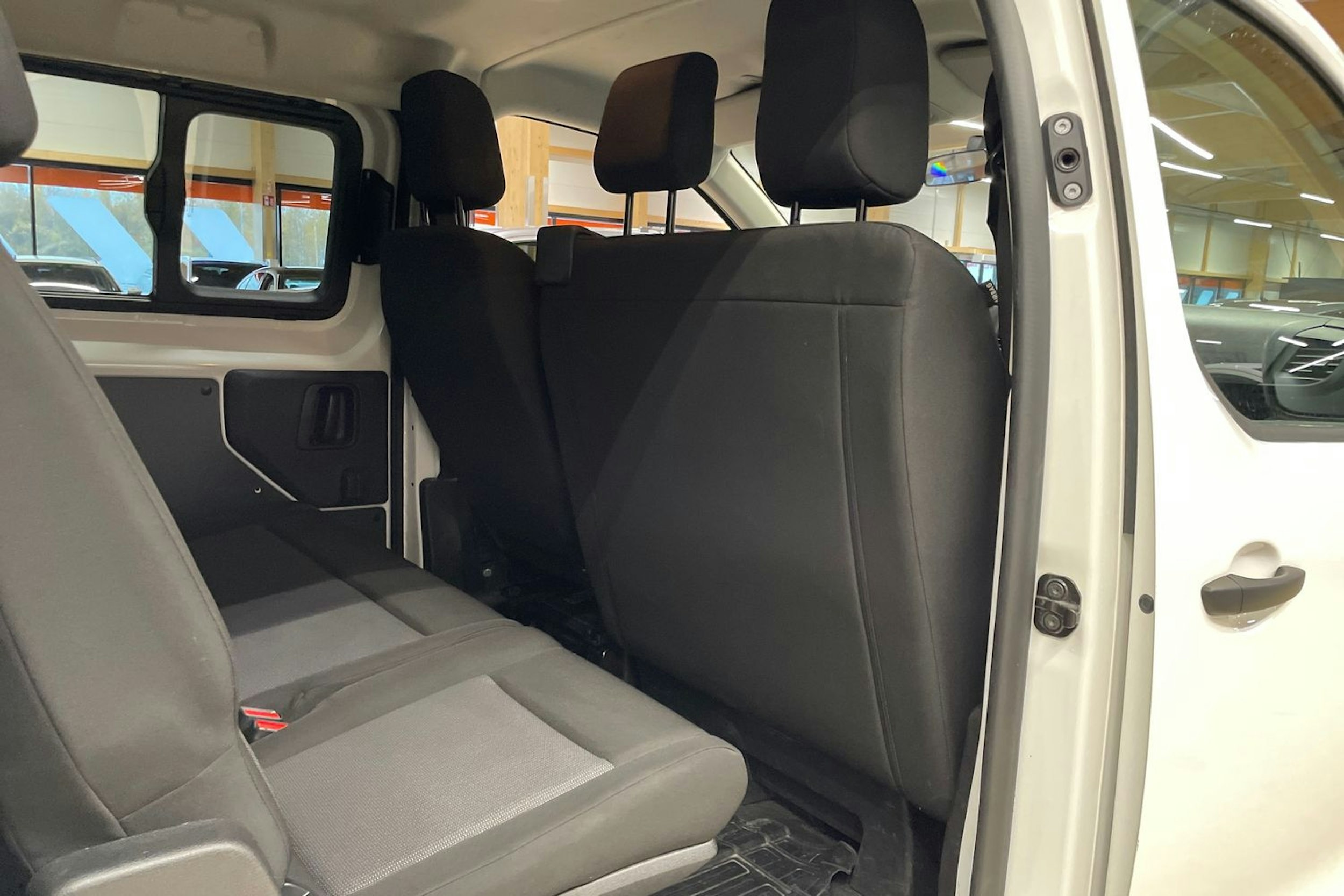valkoinen Toyota Proace Verso 2021 kuva 20.