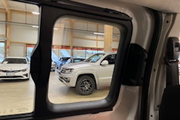 valkoinen Toyota Proace Verso 2021 kuva 22.