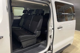 valkoinen Toyota Proace Verso 2021 kuva 25.