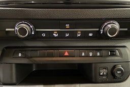 valkoinen Toyota Proace Verso 2021 kuva 31.
