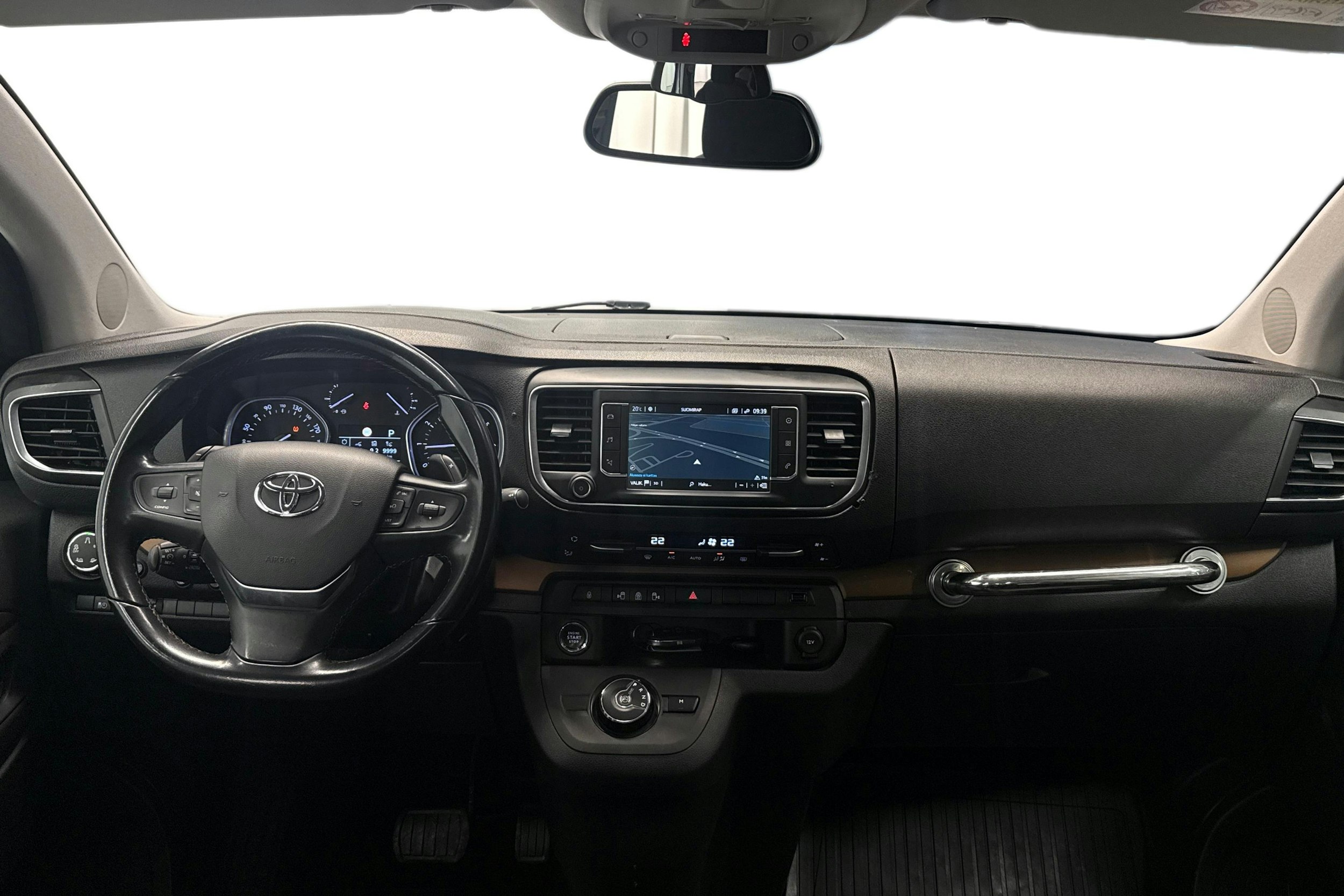 valkoinen Toyota Proace Verso 2021 kuva 9.