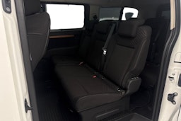 valkoinen Toyota Proace Verso 2021 kuva 11.