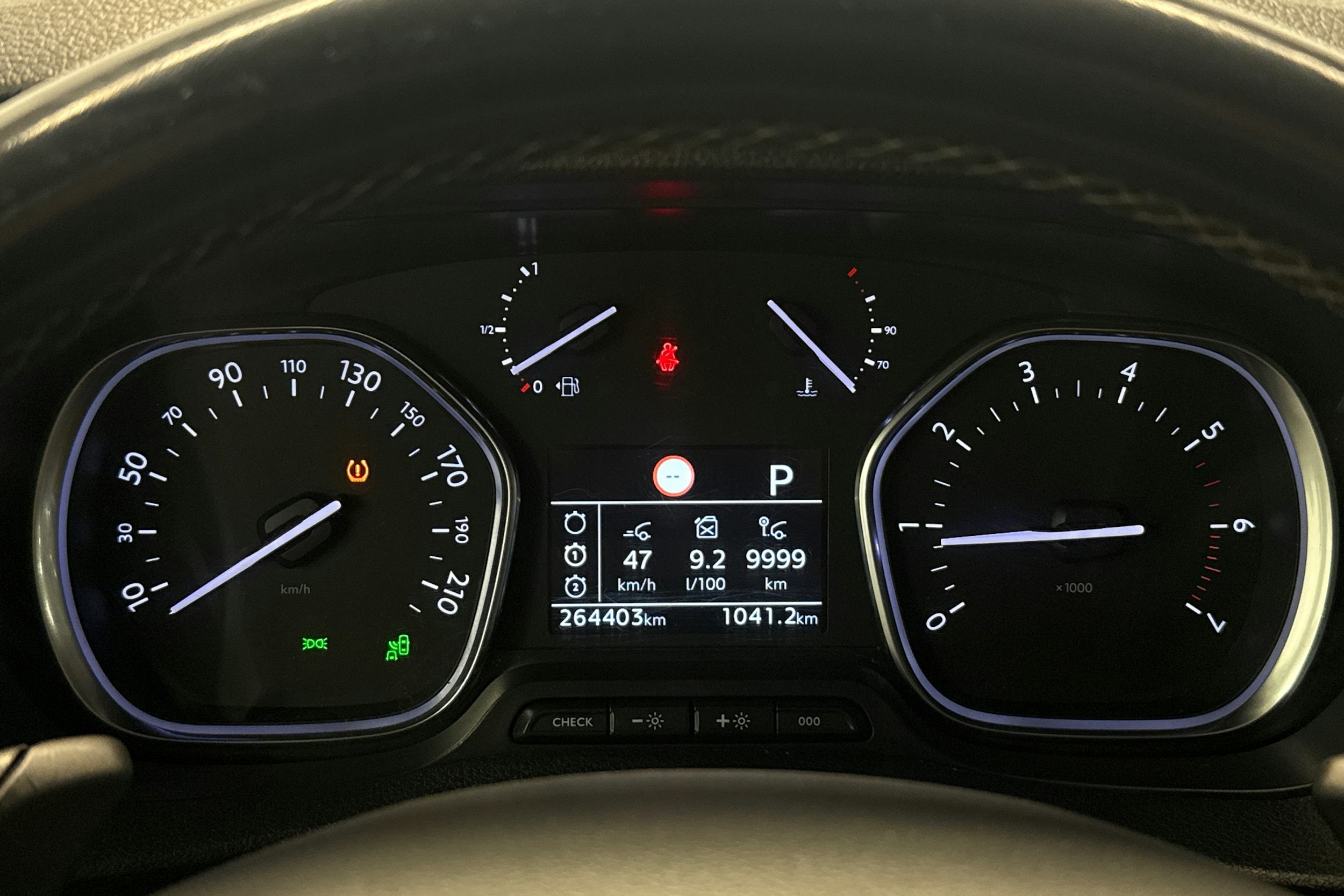 valkoinen Toyota Proace Verso 2021 kuva 15.