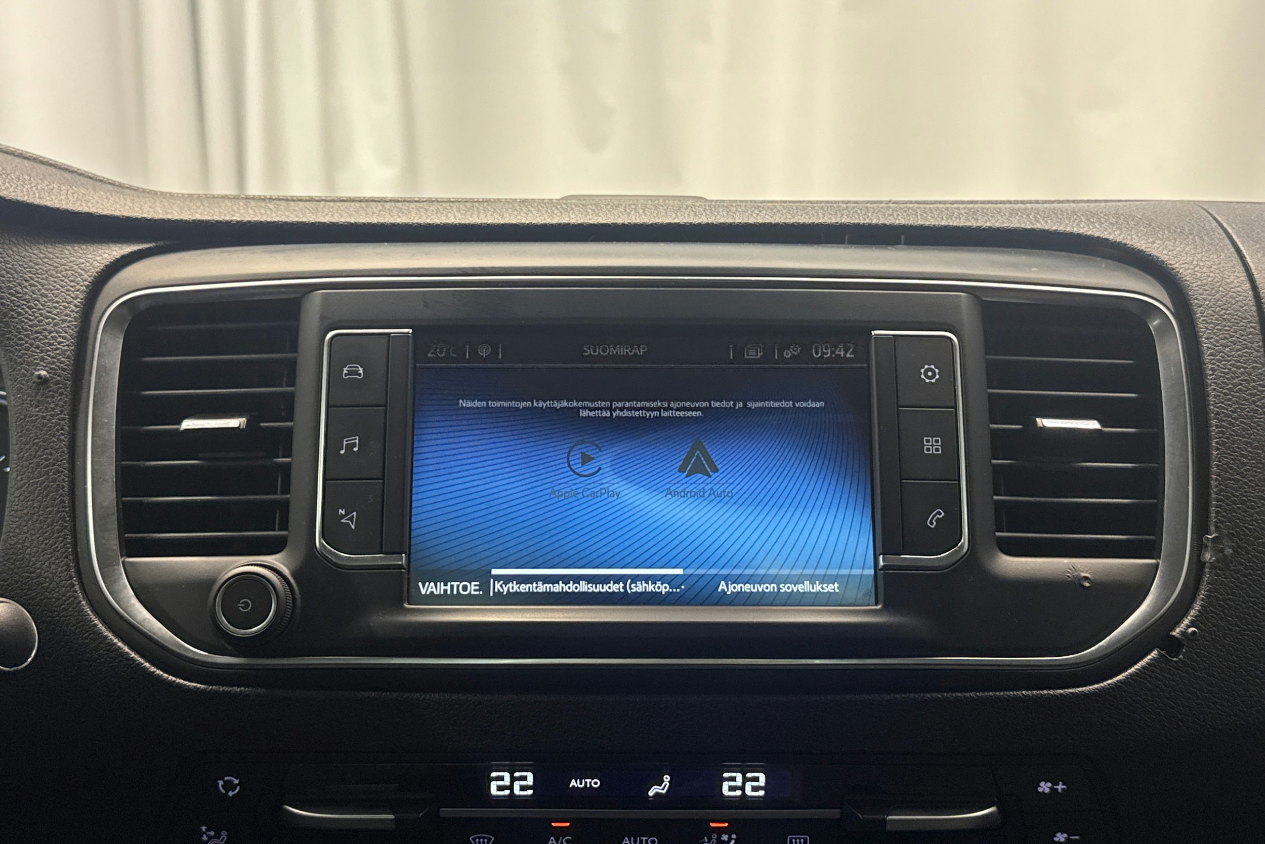 valkoinen Toyota Proace Verso 2021 kuva 20.