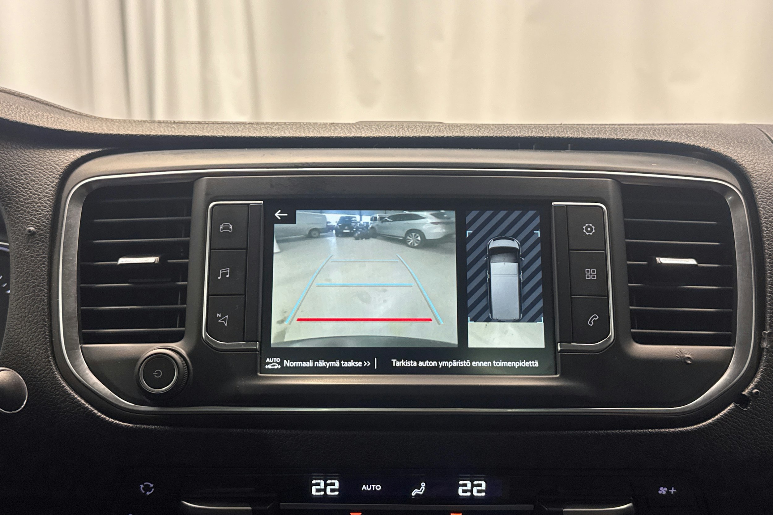 valkoinen Toyota Proace Verso 2021 kuva 21.