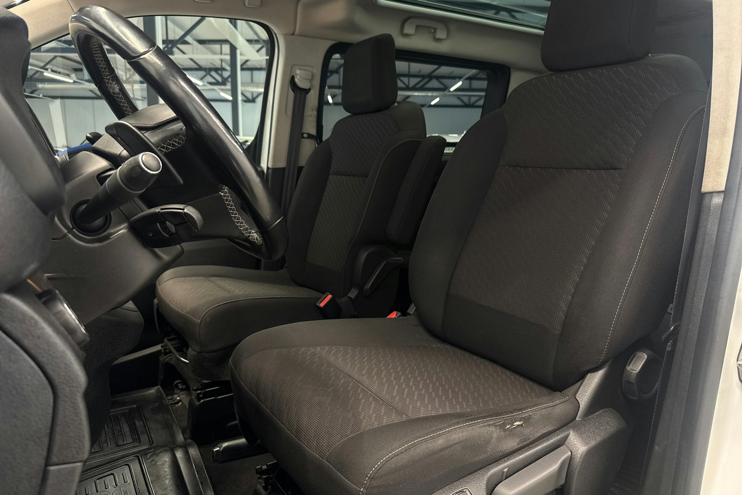 valkoinen Toyota Proace Verso 2021 kuva 25.