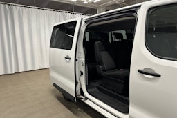 valkoinen Toyota Proace Verso 2022 kuva 11.