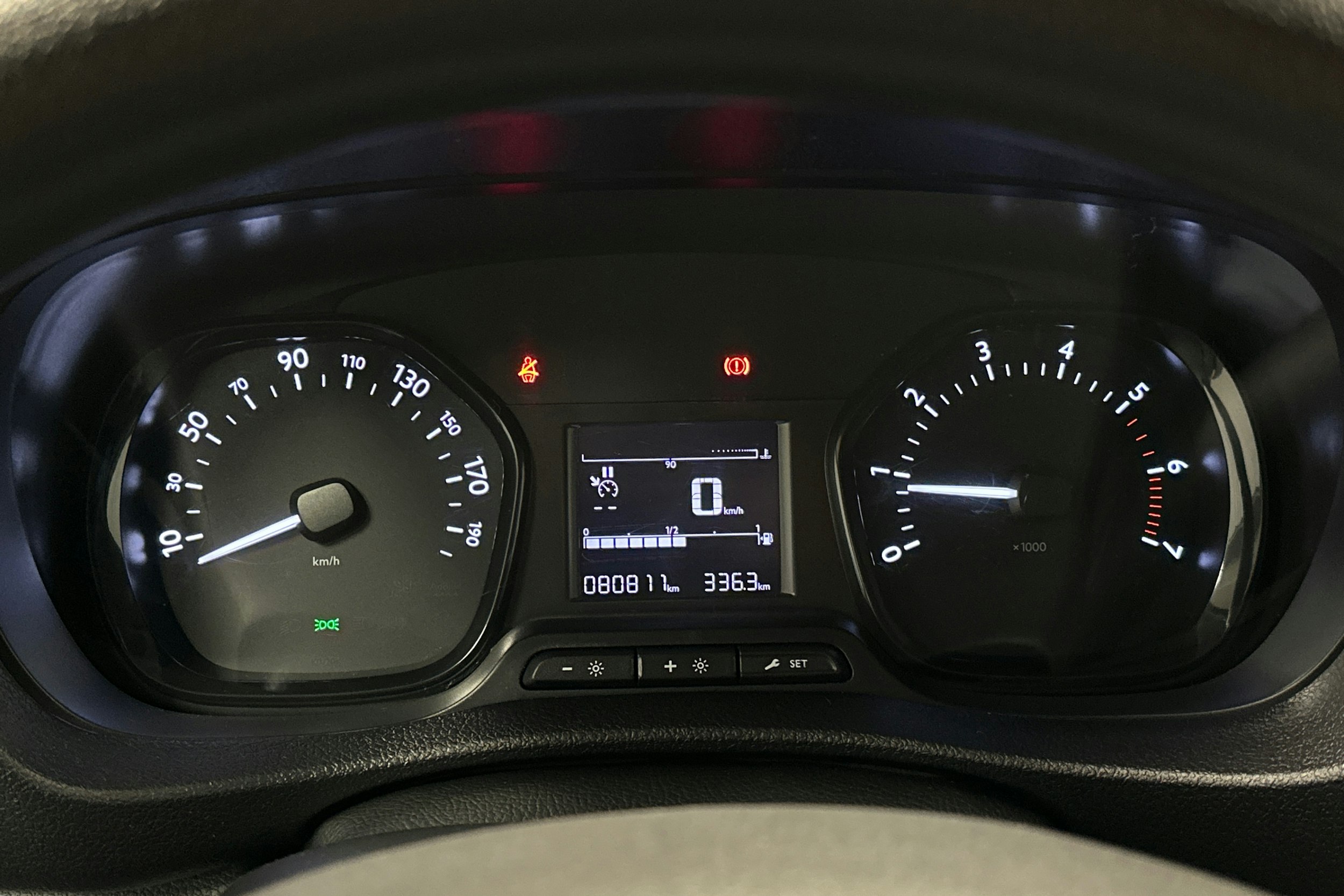 valkoinen Toyota Proace Verso 2022 kuva 15.