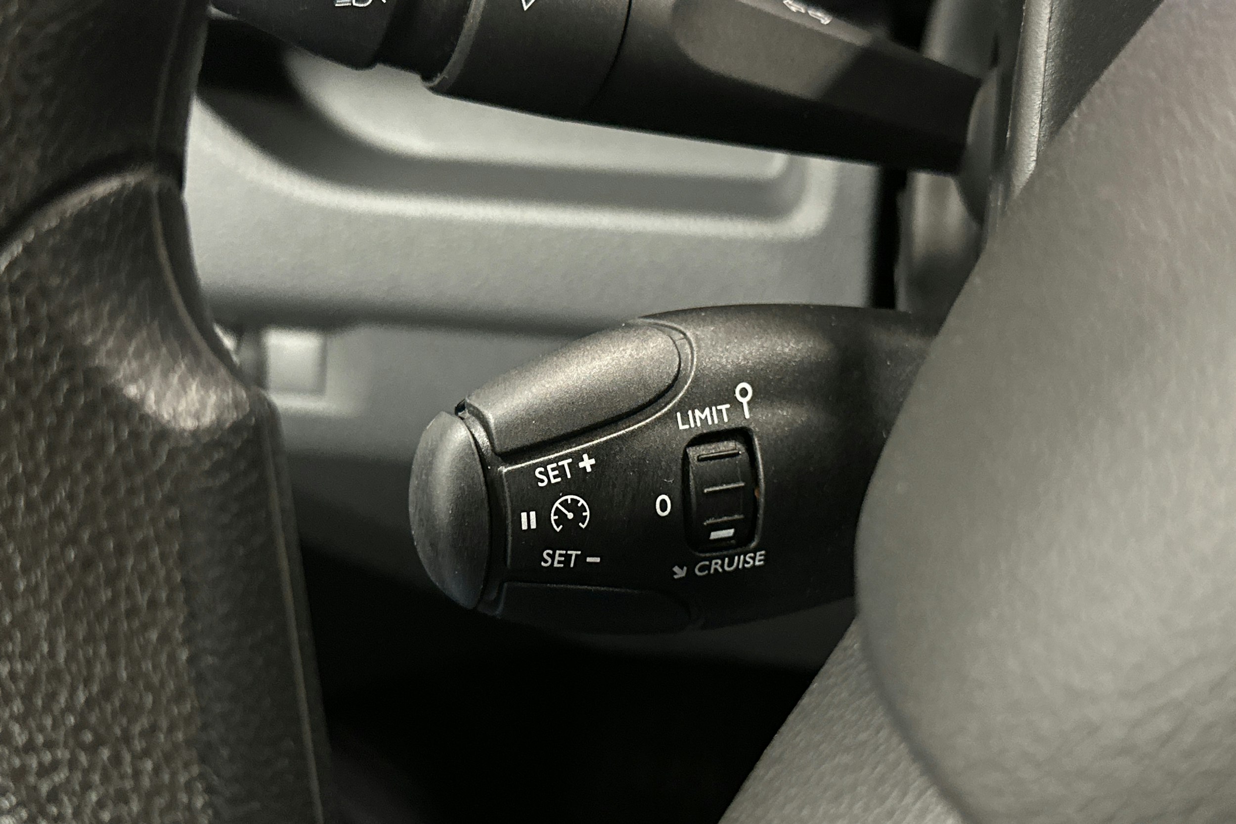 valkoinen Toyota Proace Verso 2022 kuva 16.