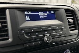 valkoinen Toyota Proace Verso 2022 kuva 18.