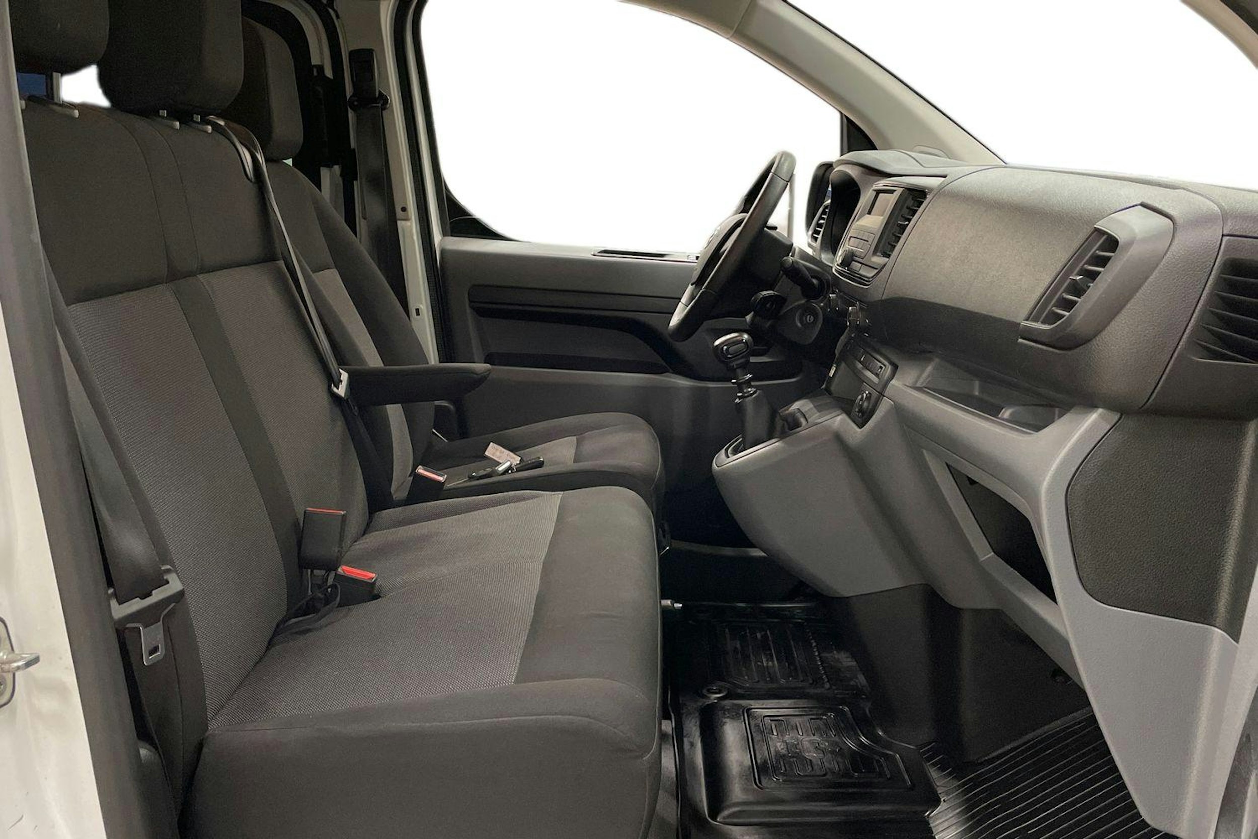 valkoinen Toyota Proace Verso 2022 kuva 10.