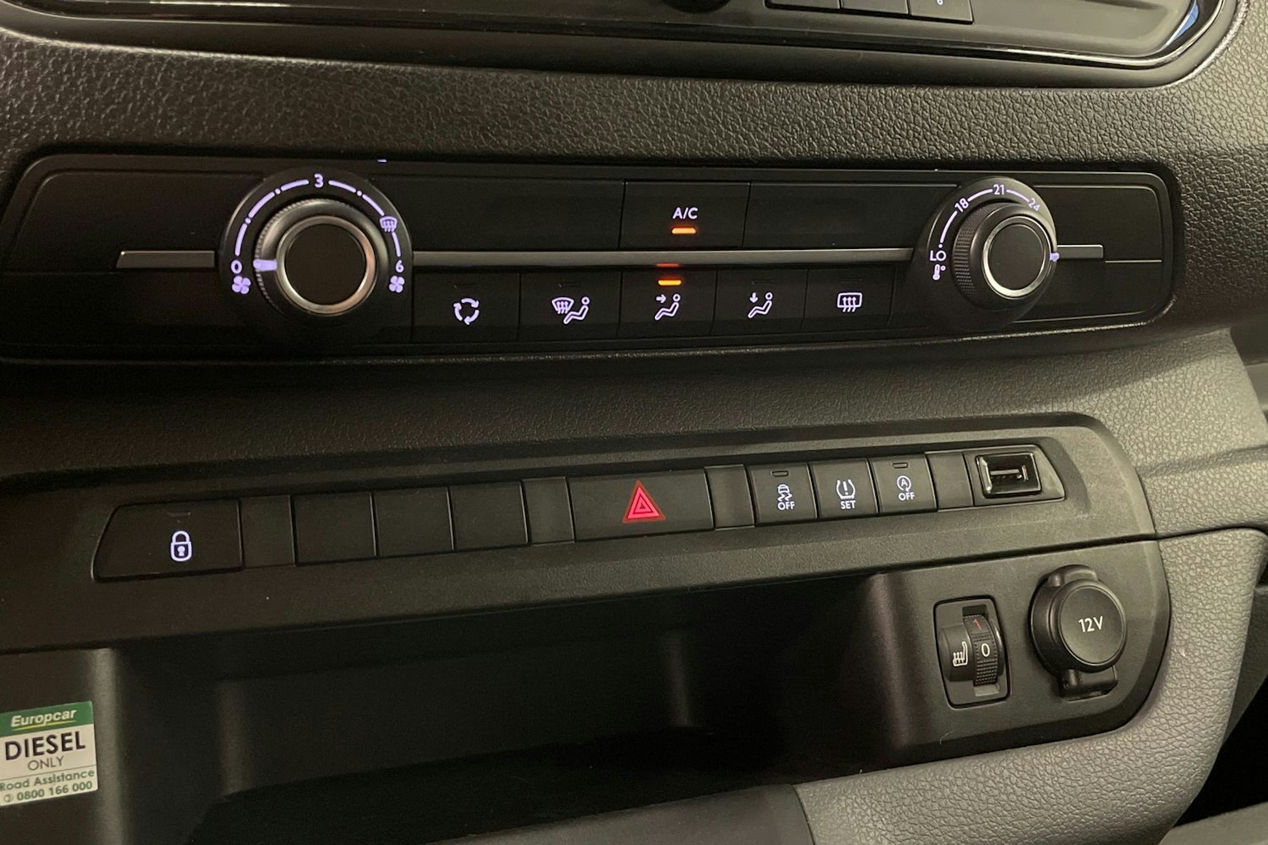 valkoinen Toyota Proace Verso 2022 kuva 20.