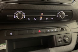 valkoinen Toyota Proace Verso 2022 kuva 20.