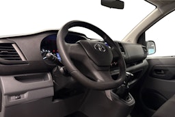 valkoinen Toyota Proace Verso 2022 kuva 3.