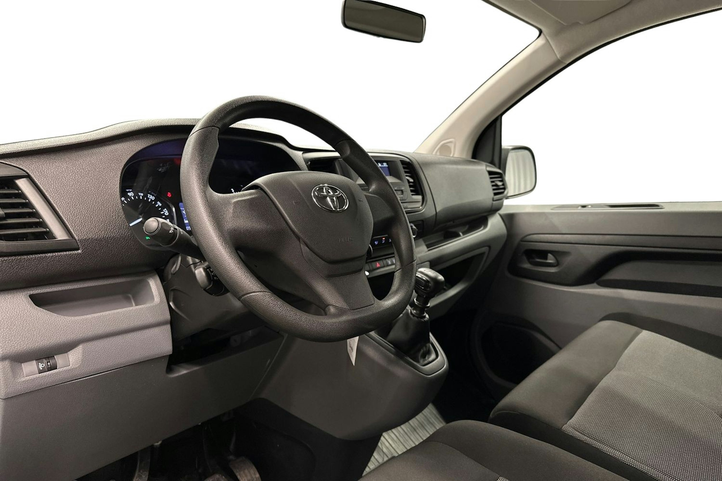 valkoinen Toyota Proace Verso 2022 kuva 6.