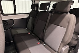 valkoinen Toyota Proace Verso 2022 kuva 14.