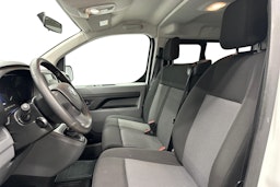 valkoinen Toyota Proace Verso 2022 kuva 8.
