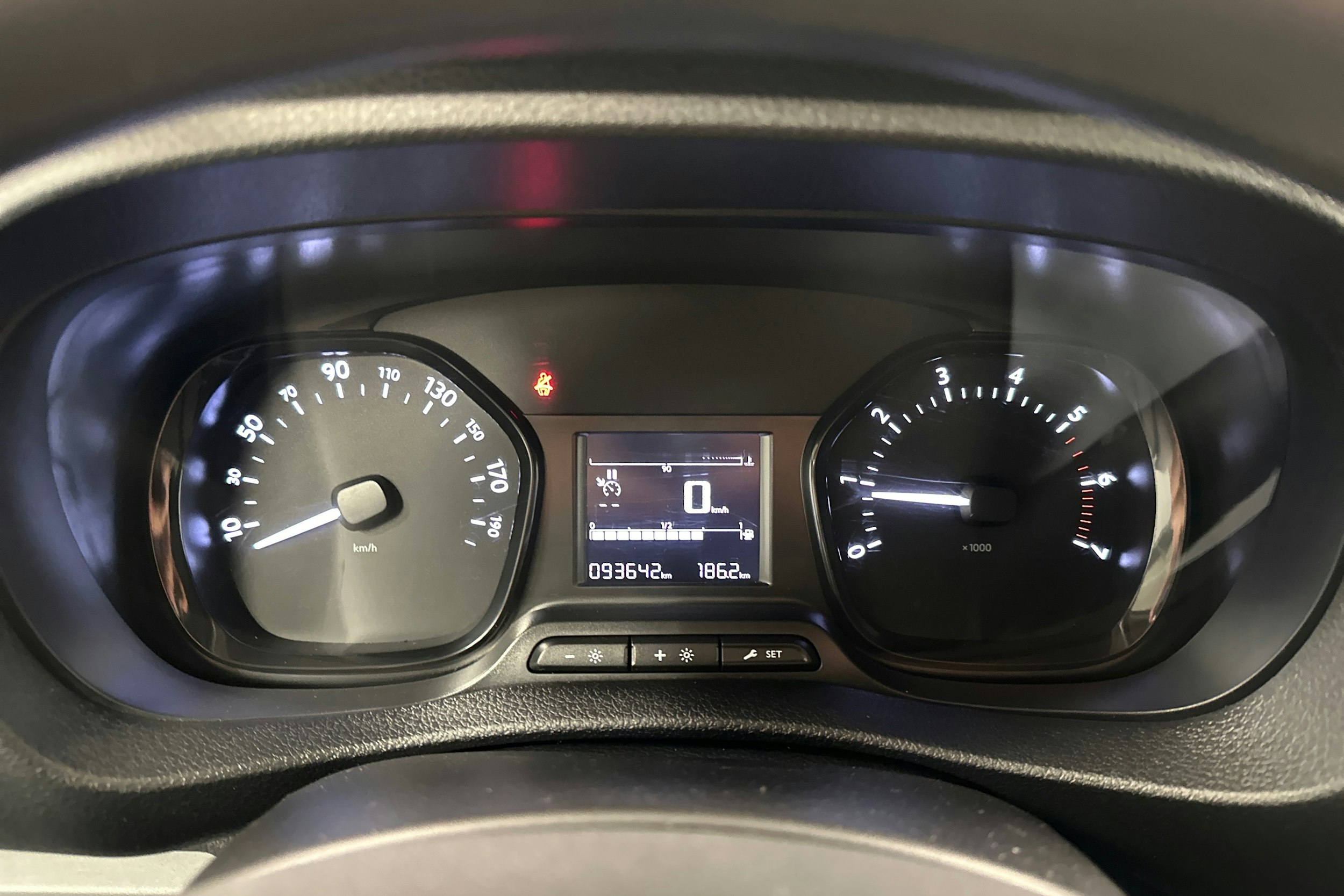 valkoinen Toyota Proace Verso 2022 kuva 13.