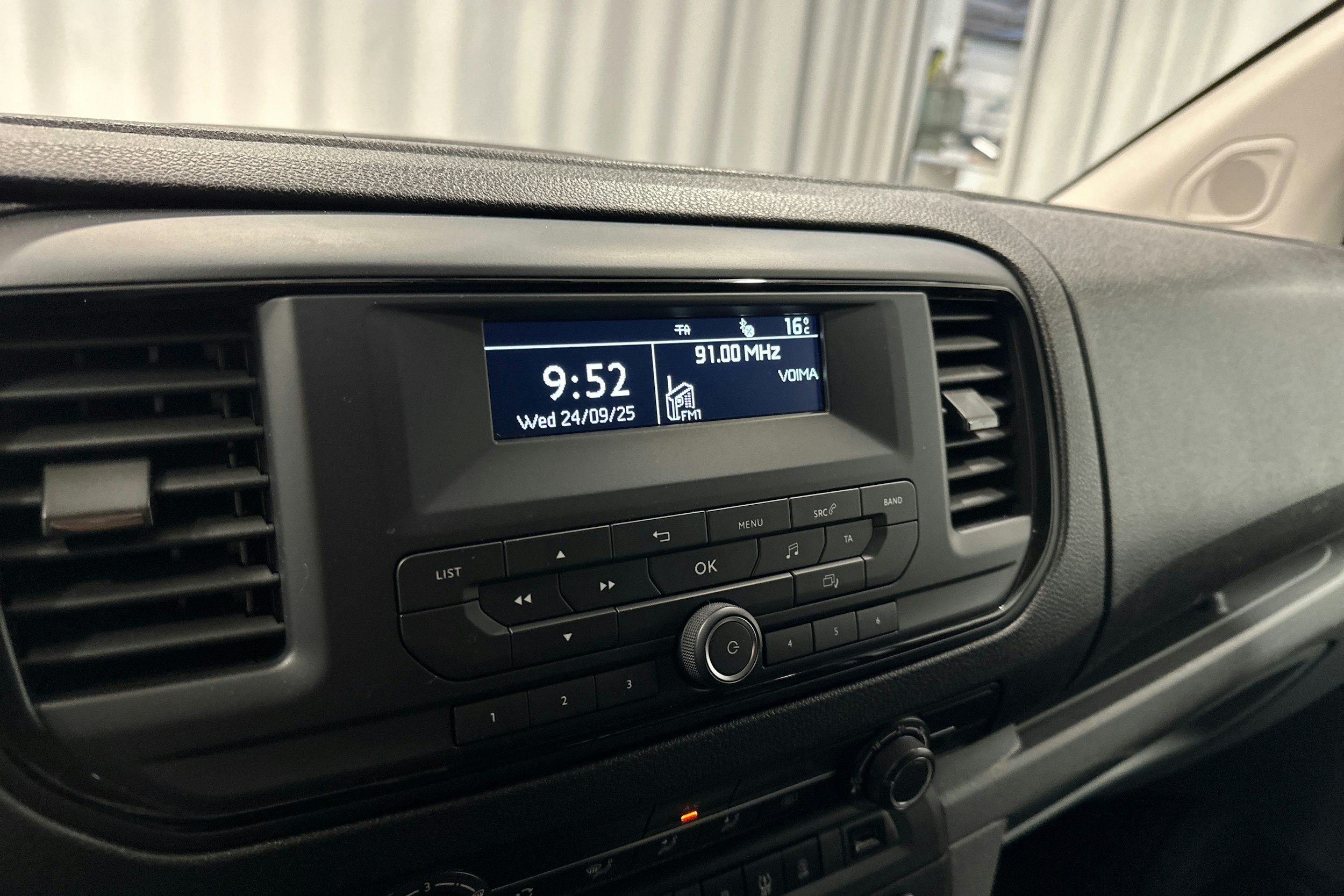 valkoinen Toyota Proace Verso 2022 kuva 14.