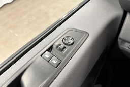 valkoinen Toyota Proace Verso 2022 kuva 18.