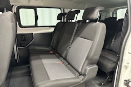 valkoinen Toyota Proace Verso 2022 kuva 19.