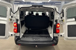 valkoinen Toyota Proace Verso 2022 kuva 22.