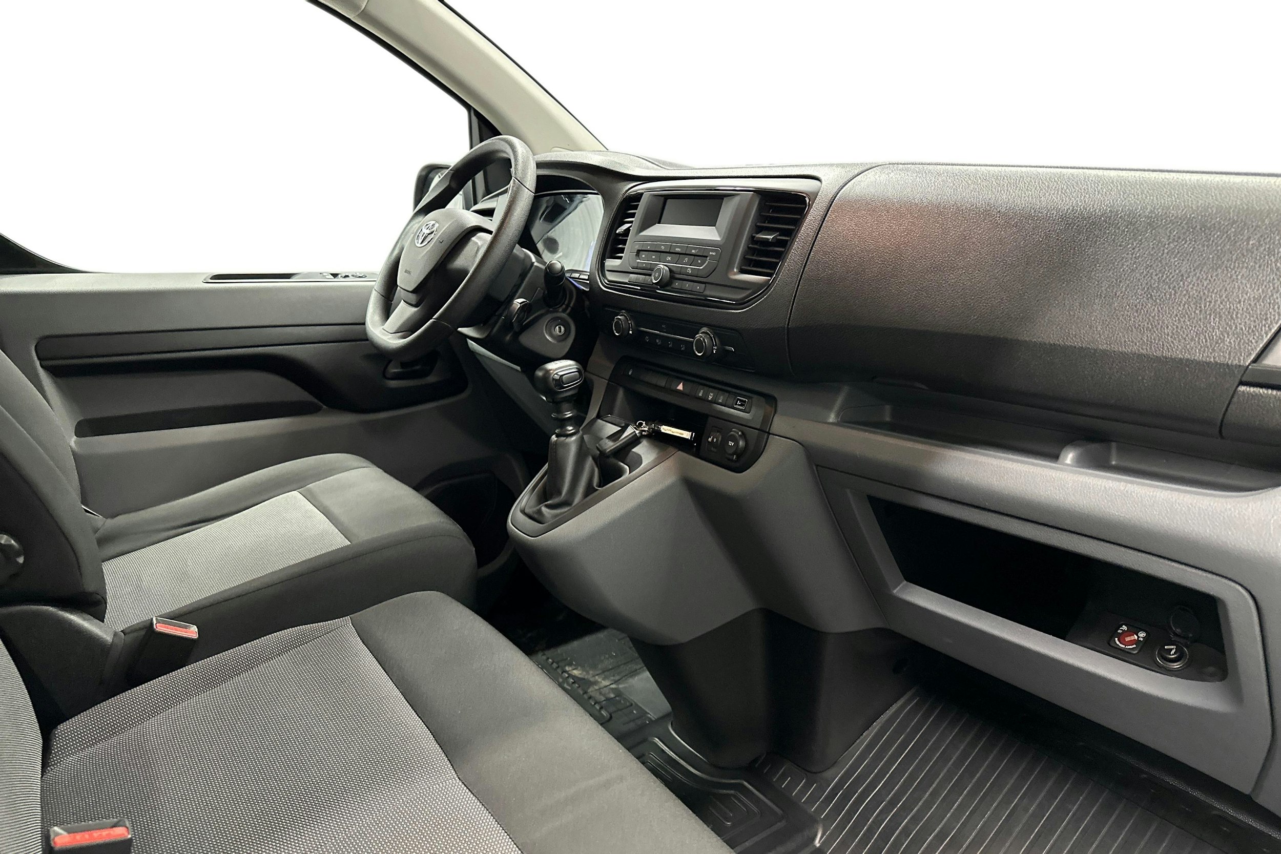 valkoinen Toyota Proace Verso 2022 kuva 6.