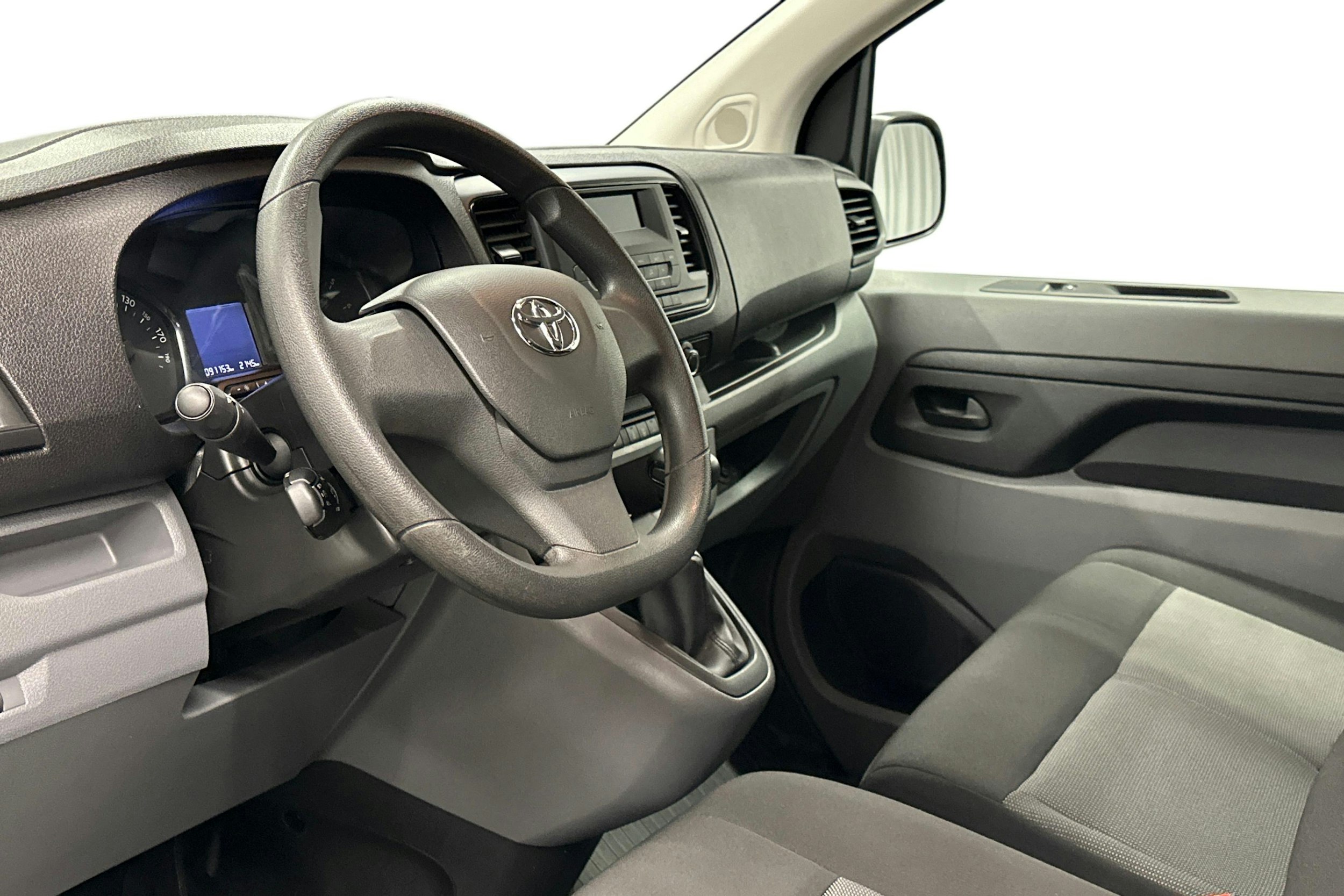 valkoinen Toyota Proace Verso 2022 kuva 7.