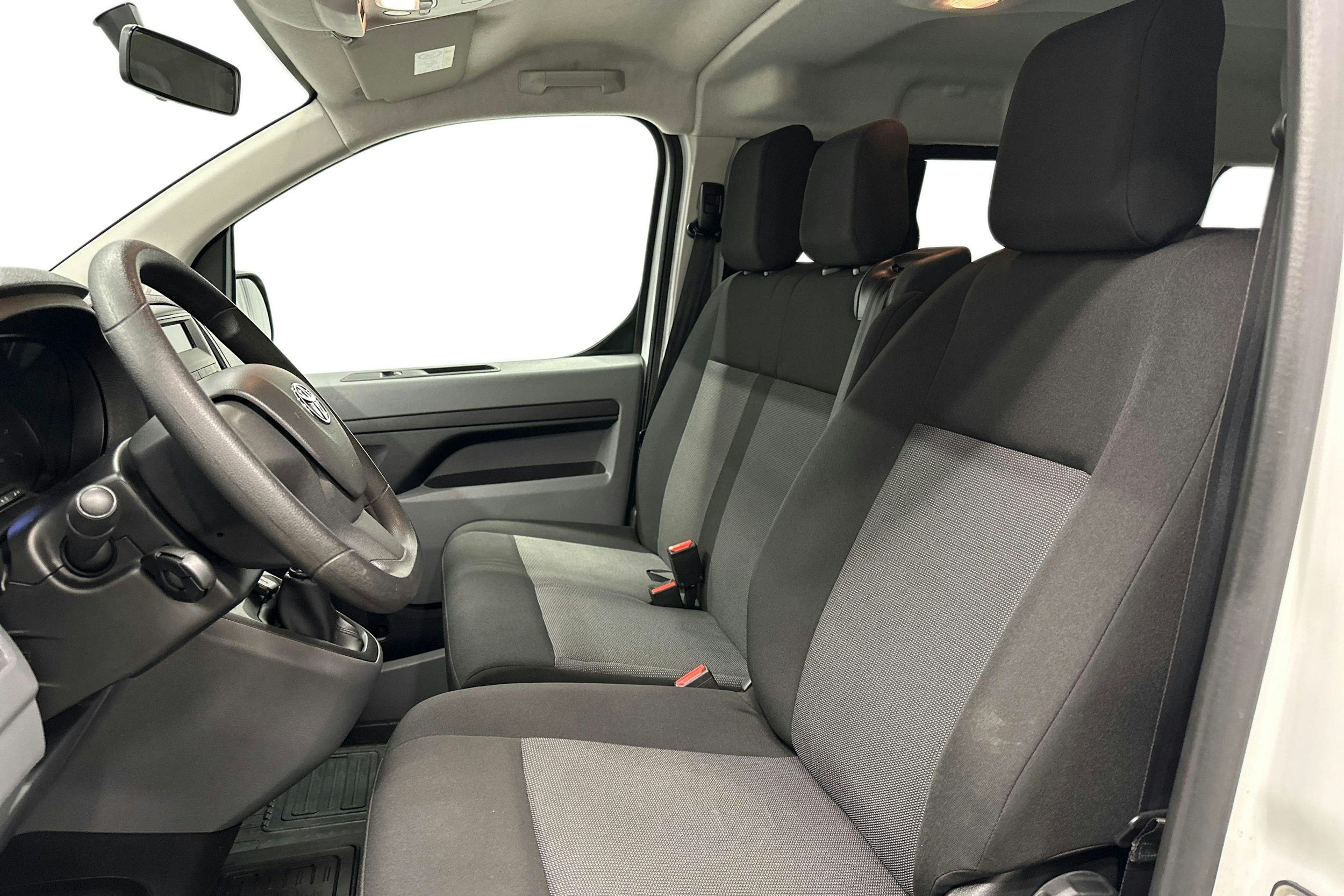 valkoinen Toyota Proace Verso 2022 kuva 8.