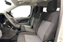 valkoinen Toyota Proace Verso 2022 kuva 8.